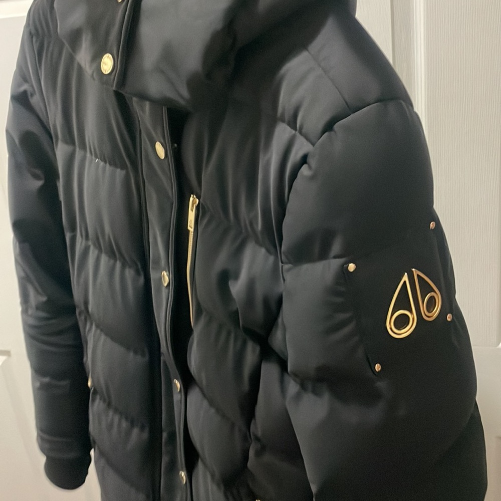 Moose knuckles GOLD WATERSHED PARKA SHEARLING in color black - Picture 4 of 5